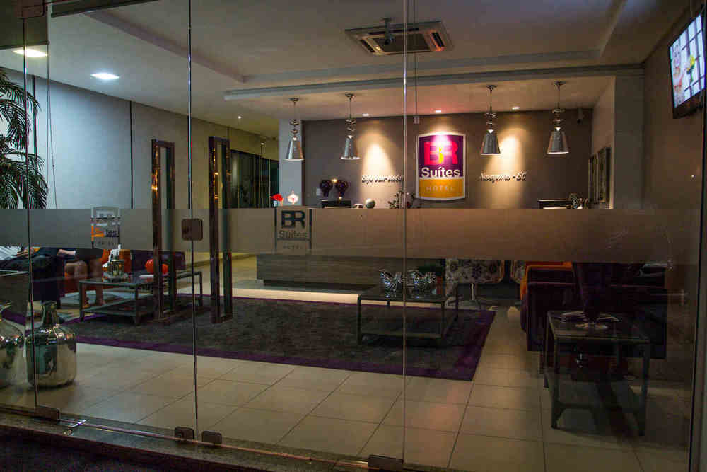Br Suites Hotel Navegantes Exterior photo