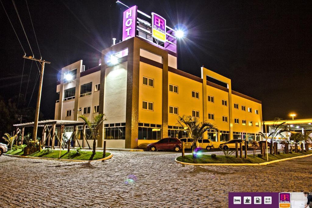 Br Suites Hotel Navegantes Exterior photo