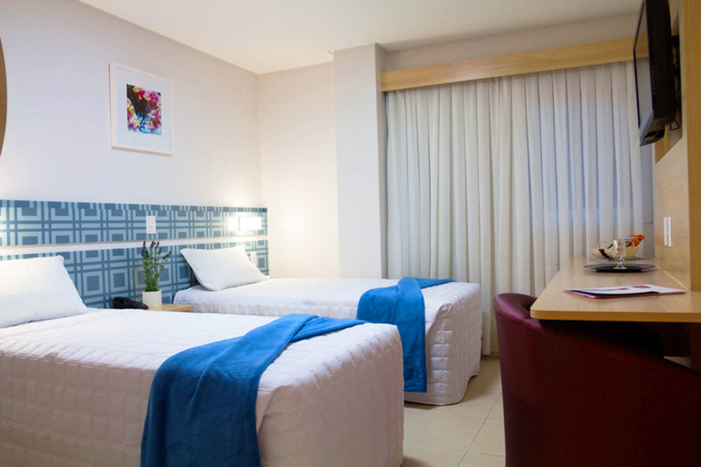 Br Suites Hotel Navegantes Exterior photo